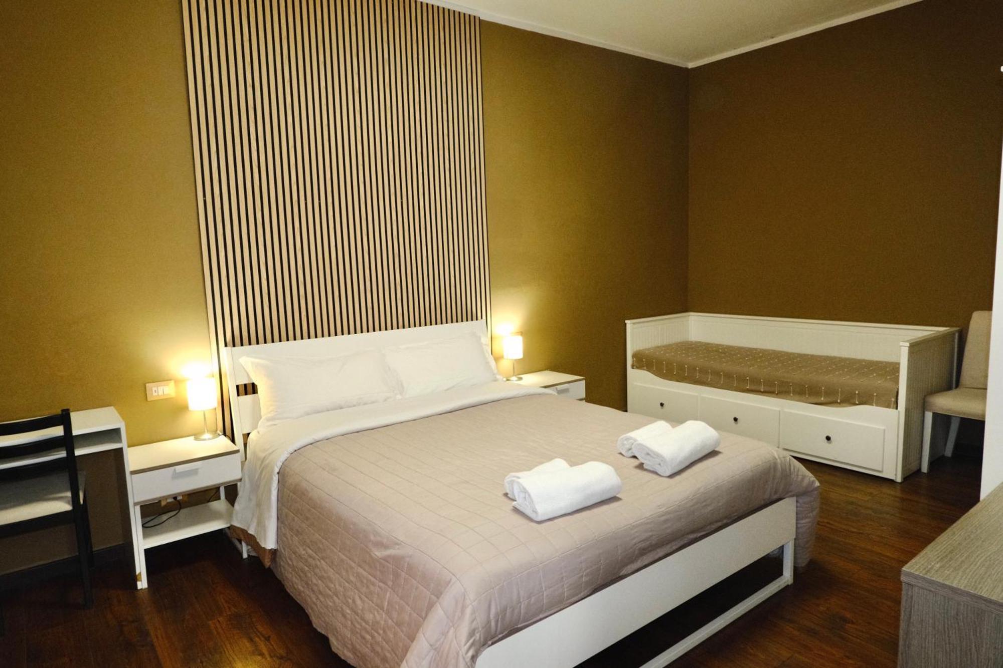 Double or Twin Room Private Bathroom